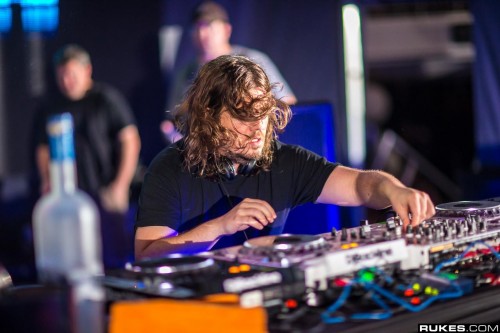 TommyTrash-ICanGiveYouHouse.com