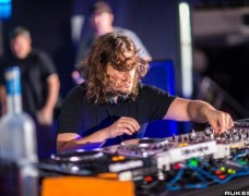 Sub Focus ft. Alex Clare – Endorphins (Tommy Trash Remix)