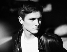 Adrian Lux – Damaged (Radio Edit)